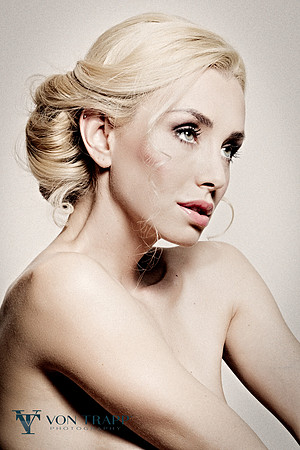 Beauty Glamour portrait of a blond woman.