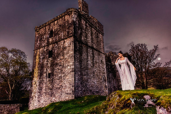 Maiden and Moon by Von Trapp Photography 2019.